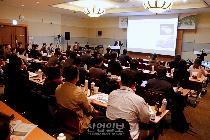 자동차 원료 생산부터 재활용 단계까지…온실가스 줄여야