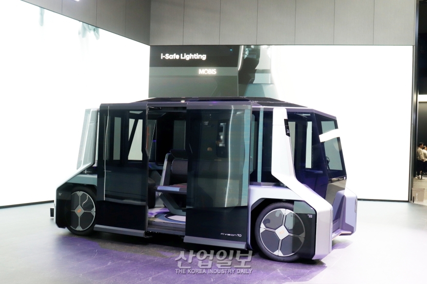 차량 디스플레이, 화면 커지고 개수 늘어나