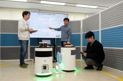 로봇 두 대 동시 무선 충전 가능해져