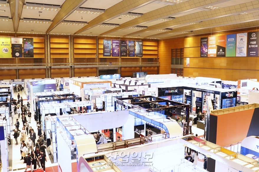 ‘2023 국제인공지능대전’ 개막…챗GPT 열풍에 하드웨어 기업 참가 증가