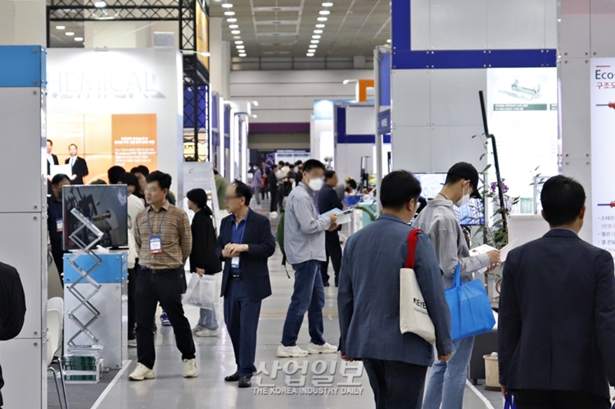 코로나19 ‘엔데믹’ 선언…전시장 모습은?