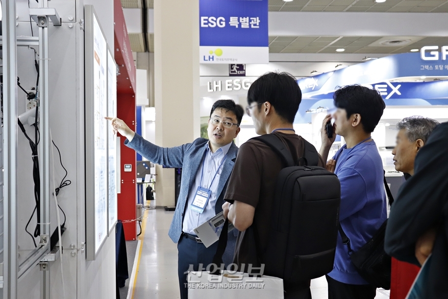 코로나19 ‘엔데믹’ 선언…전시장 모습은?