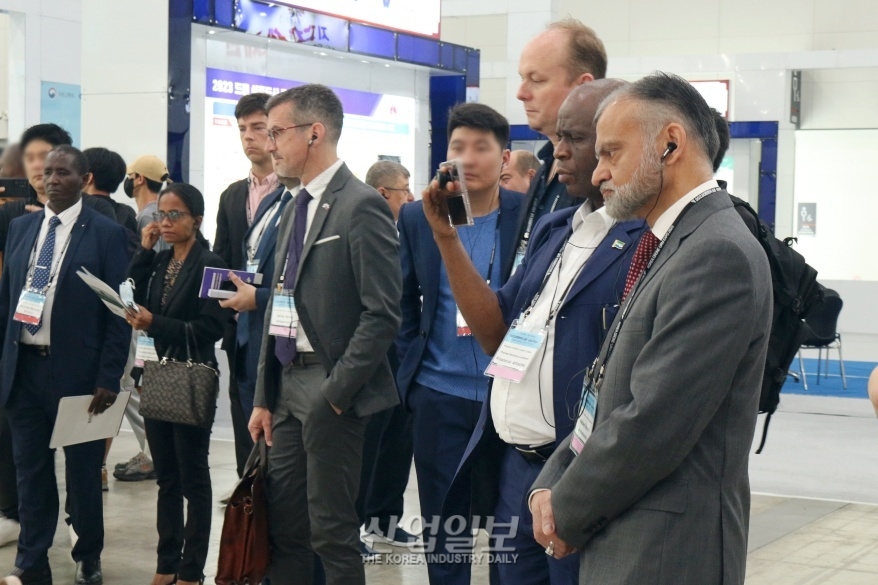 [포토뉴스] 국내 드론 전시 투어, ‘볼수록 신기하네’