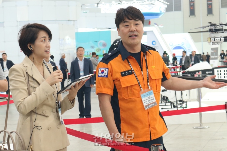 [포토뉴스] 국내 드론 전시 투어, ‘볼수록 신기하네’