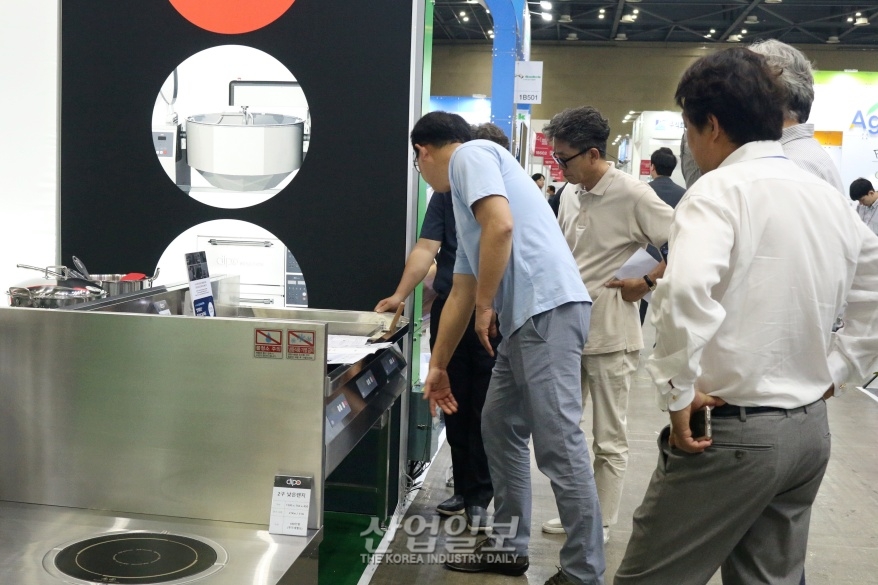[포토뉴스]직접 만져보고 알아보고, 맞춤 식품 기계 찾기