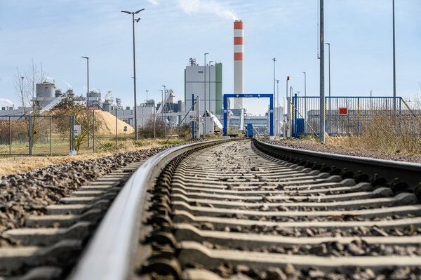 시골에 들어선 현대적 바이오 에너지 단지