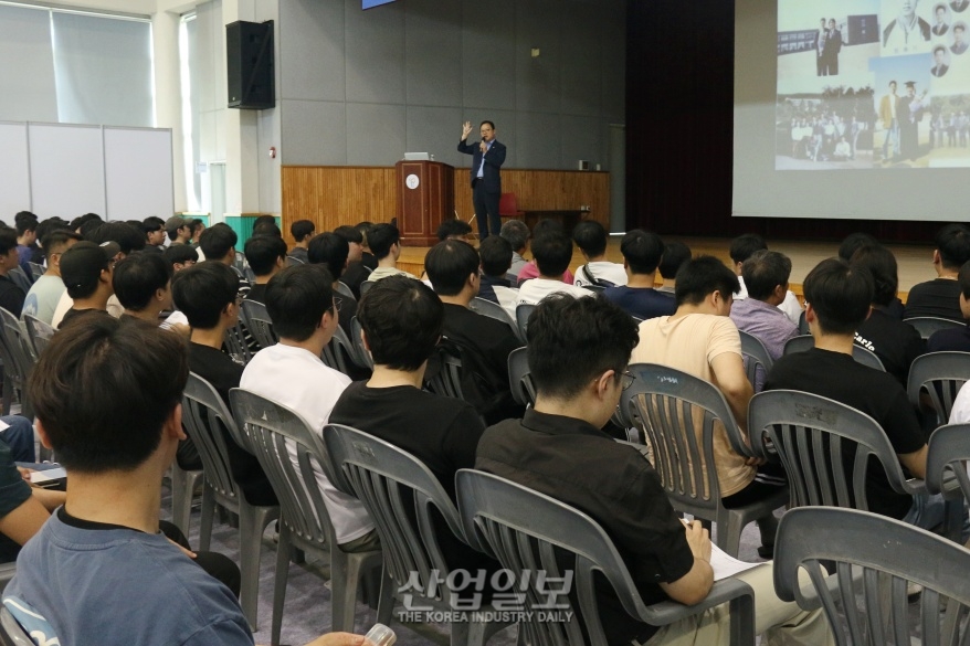 ‘뿌리기업 채용박람회’ 청년 취업난 속 한줄기 빛