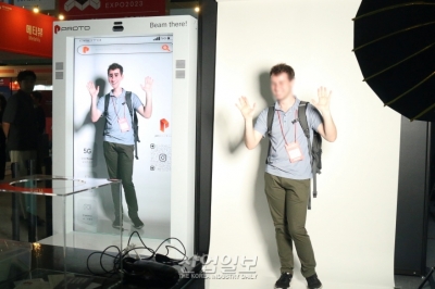 [포토뉴스] 가상과 현실 오가는 메타버스 체험