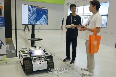 완벽한 기술 뒤 숨겨진 개발자들의 땀방울