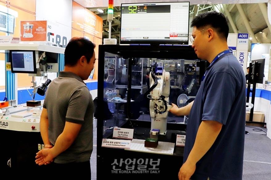 [코파스 2023] 로봇 활용한 자동솔더링…스마트팩토리로 향한다