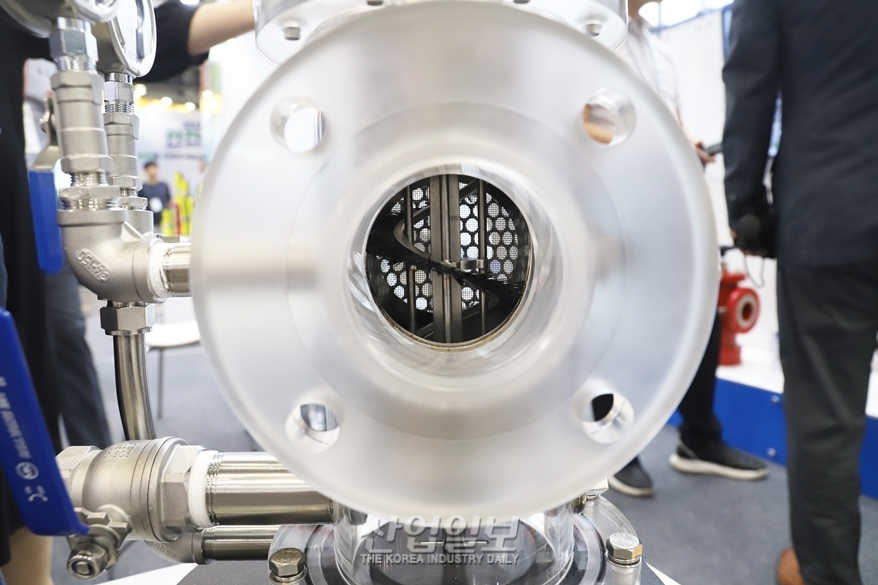 배관 여과 필터 자동으로 청소…배관 유지보수 간단히