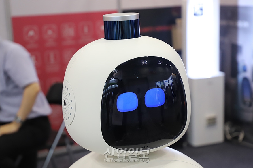 안전보건전시회에서 만난 자율주행 순찰 로봇