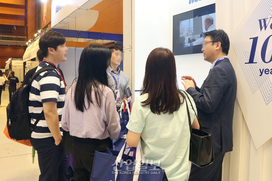 올해의 트렌드 기술은 무엇일까...제품 전시 ‘꼼꼼히’