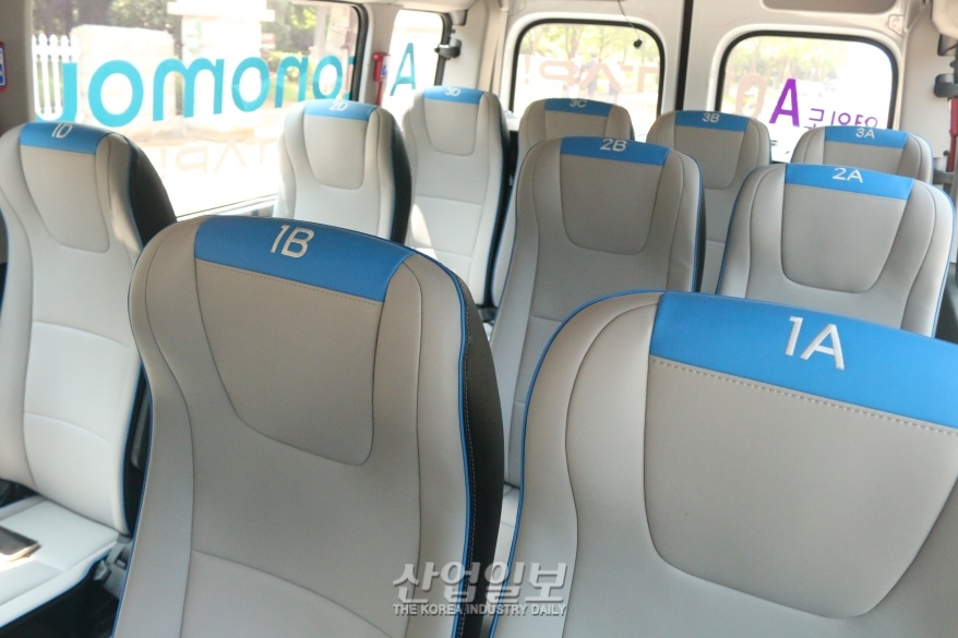 국회 일대 달리는 자율주행 순환버스, 체험해보니...