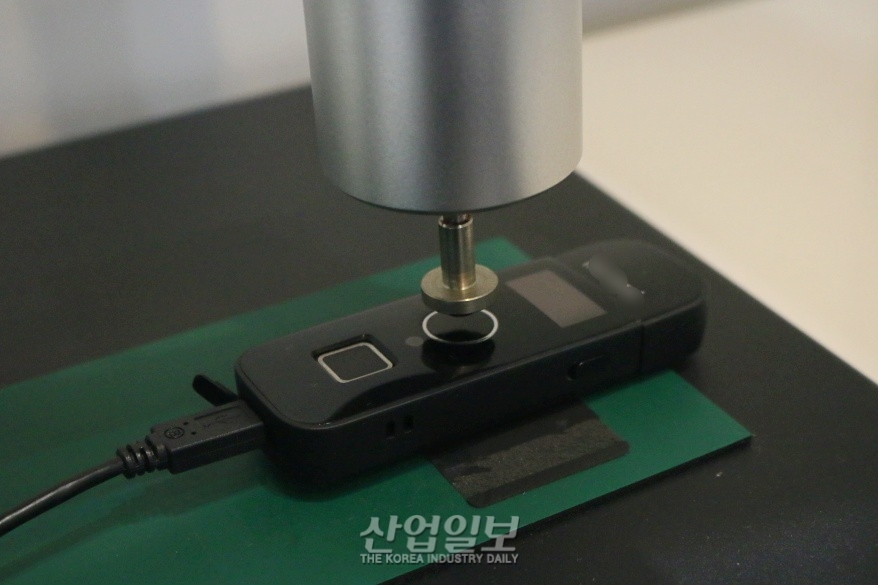 ‘지문 바코드 스캐너’ 등장으로 물류 업계 새 바람 불까