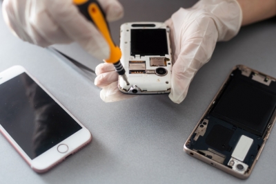 스마트폰 배터리 탈착형 부활하나…