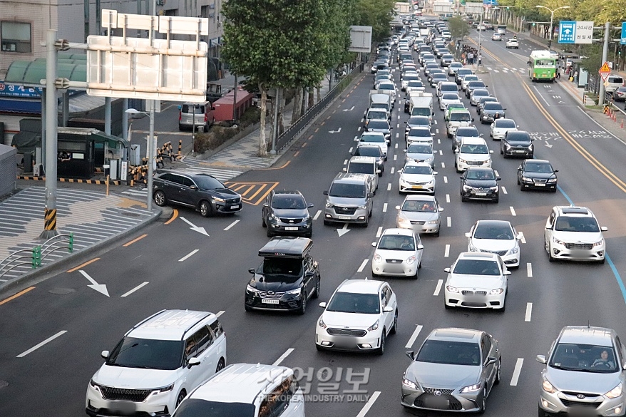 여름휴가철 일평균 460만명 이동… 승용차(88%)로 동해안(24%) 최다